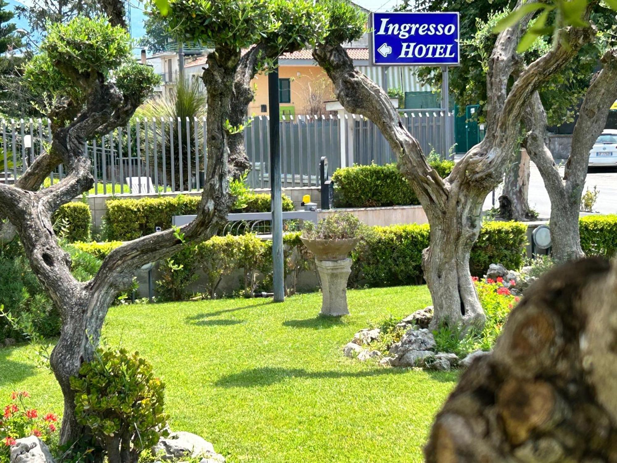 Hotel Maddaloni Tufino Exterior foto